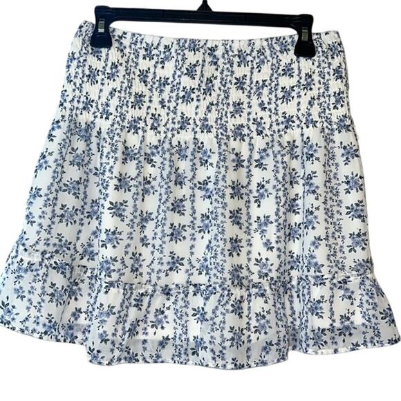 AQUA Ladies Retro Smocked Ruffle Mini Skirt, White w/ Blue Floral Print, NWT! - Picture 2 of 3